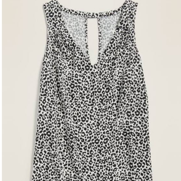 Old Navy Sleeveless Blouse V-Neck - Picture 5 of 5